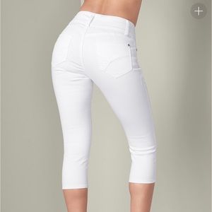 Venus bum lifter jeans size 8 women’s. White Capri